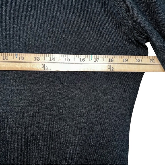 Banana Republic 75% Silk 20% Cotton 5% Cashmere Sweater Size Medium - Picture 2 of 4